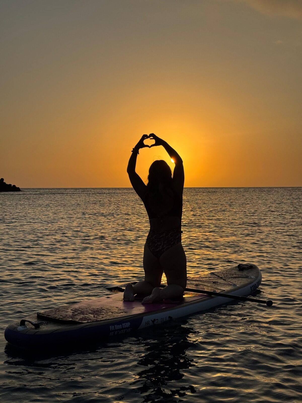 Ruta grupal de paddle surf al atardecer en Gran Canaria