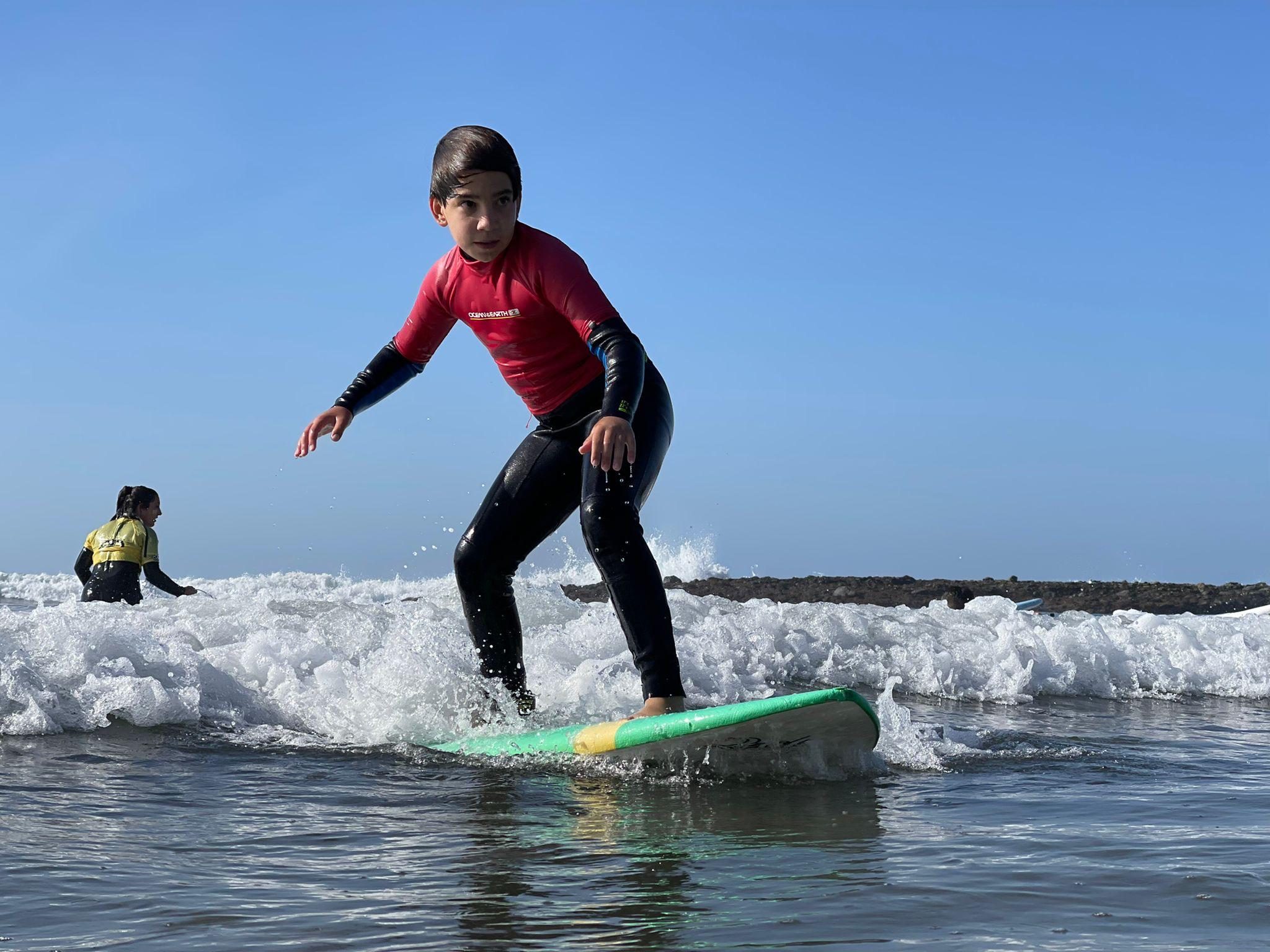 Clase de surf individual para niños
